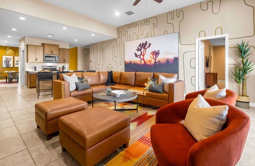 Tartesso Casa | Prickly Paradise | Spacious 4BR Retreat w/ Hot Tub, Cowboy Pool, & Games – Near Phoenix