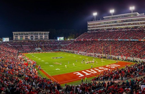Cary Casa | Large groups l NC State l PNC Arena l Deck w/grill