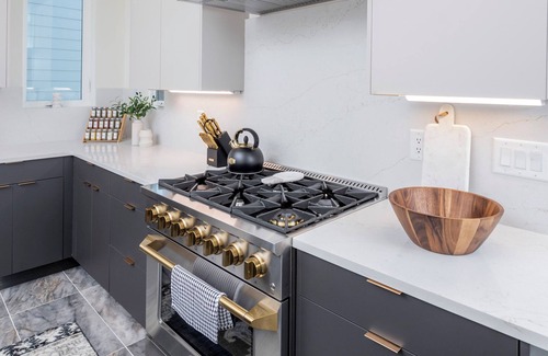 Katie Hill Neighborhood Casa | Large Groups - Rooftop Pools - Sleeps 24
