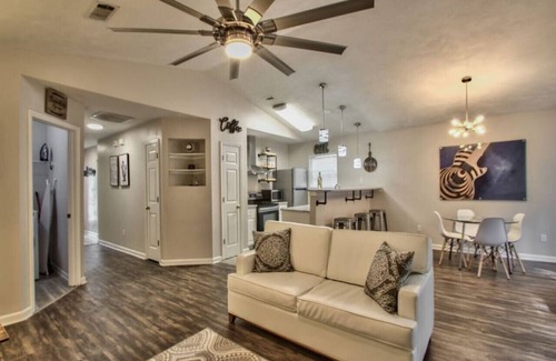 Tallahassee Casa | Large Groups Welcome (Go Seminoles, Go Rattlers)