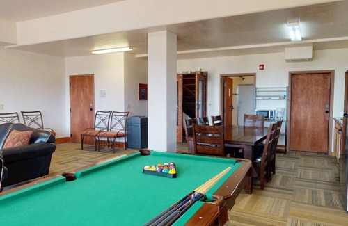Angel Fire Casa | Large Groups | WiFi | Wheeler Peak Lodge