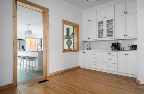 Collingwood Casa | Large Heritage Duplex, 12 min to Blue mountain Village, Downtown Collingwood