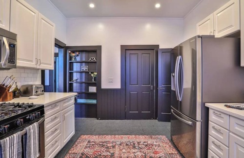 Ventura Casa | Large Historic Victorian Beach House - The Sudden House