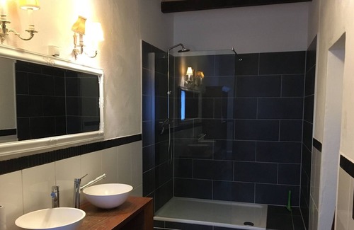 Muelheim Casa | Gran casa de vacaciones, 4-14 personas, salón / comedor de 90 m2. 2 chimeneas, sauna, billar, futbolín