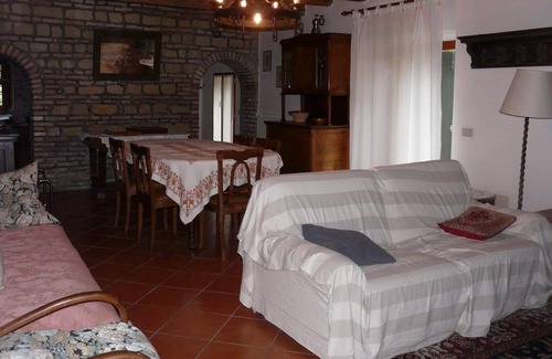 Mombaroccio Casa | Gran casa de vacaciones para hasta 12 personas.