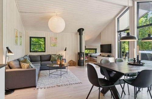 Hoensinge Casa | Large Holiday Home With Hot Tub By Vig Lyng
