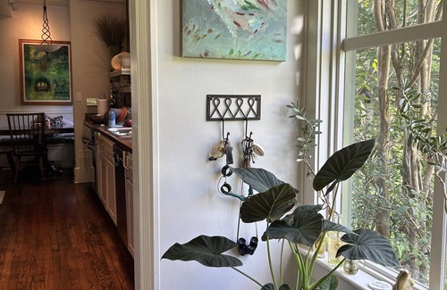 Athens Casa | Large home 12 mins from Sanford Stadium/downtown, 8 mins to Botanical Gardens