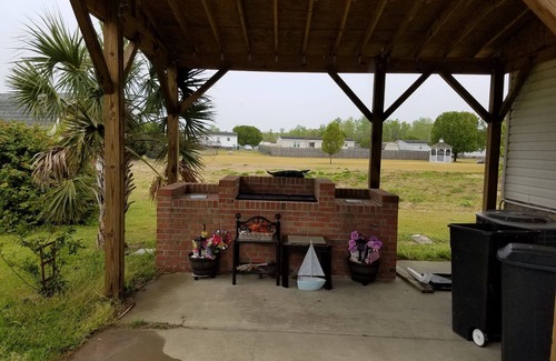 Carteret County Casa | Large home 15 min from ocean, 5 min to boat launch