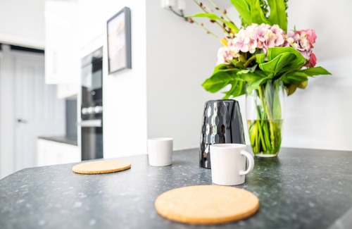 Grangetown Casa | Large Home in Cardiff's City Center 14 Beds