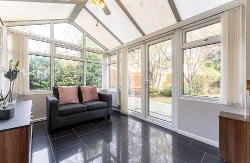 Birmingham Casa | Large Home near Edgbaston Stadium, UOB & QE hospital sleeps 6