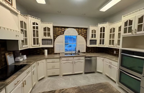 Edinburg Casa | Large Home, Plan your events, Sparkling Pool, Deck