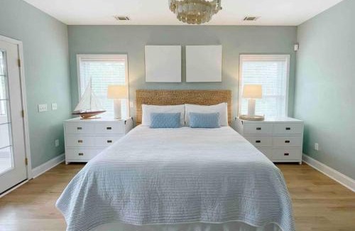 Savannah Casa | Large Home w Spa Midway to Savannah & Tybee Island! Dog friendly Venue