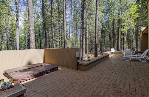 Black Butte Ranch Casa | Amplio y encantador de cuatro dormitorios con dos salas de estar