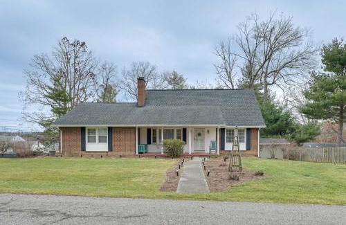 Christiansburg Casa | Large Home with Deck and Grill about 9 Mi to Virginia Tech