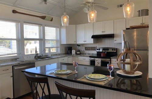 Edisto Island Casa | Nueva bañera de hidromasaje! Bellamente actualizado frente al mar, casa de 7 dormitorios, hermosas vistas!