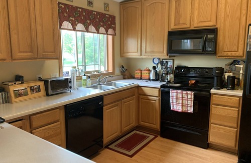 Owatonna Casa | Large house close to grocery stores and schools
