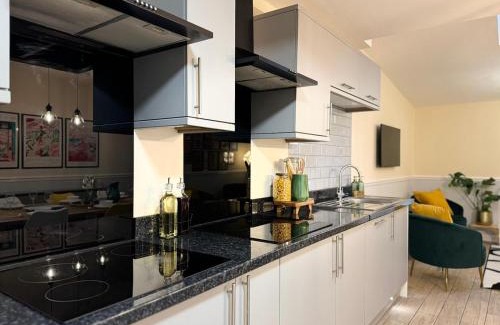 Nottingham Casa | Large House for 21 - Nottingham City