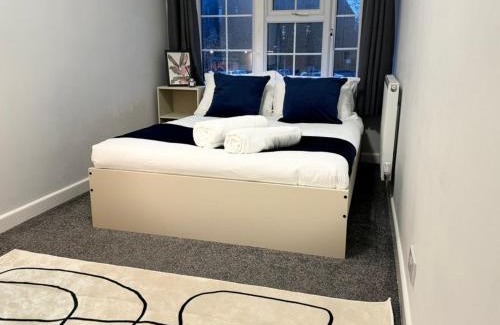 Nottingham Casa | Large House for 21 - Nottingham City