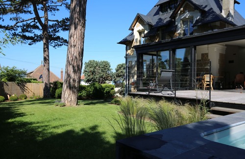 Trouville-sur-Mer Casa | Large house in Trouville Deauville with heated pool