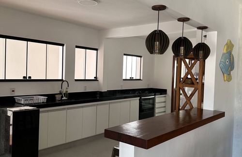 Buzios Casa | Gran casa en Geribá con 6 suites, piscina, barbacoa, garaje, vista al mar.