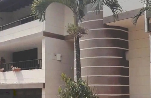 La Castellana Casa | Large house in Laureles safest area!
