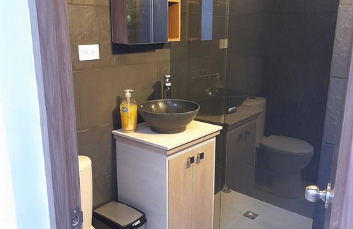 La Castellana Casa | Large house in Laureles safest area!