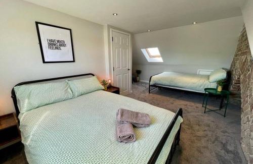 Canton Casa | Large House near Victoria Park For Groups, 10 mins bus to City Centre