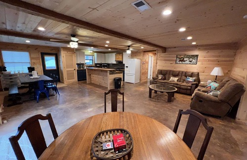 Higden Cabina | Large house on the lake sleeps 16!