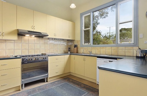 Queenscliff Casa | Large House on Wharf Street