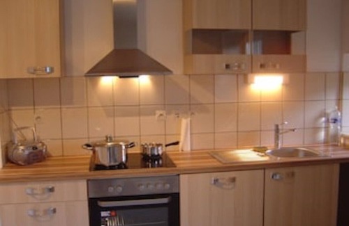 Le Bonhomme Casa | LARGE HOUSE SLEEPS 24 IN THE MIDDLE OF THE MEADOWS