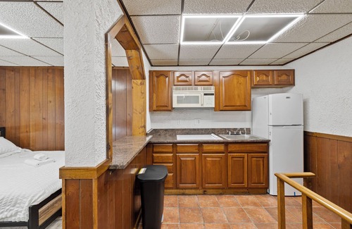 Washingtonville Casa | Large house with heated indoor pool and big yard with firepit