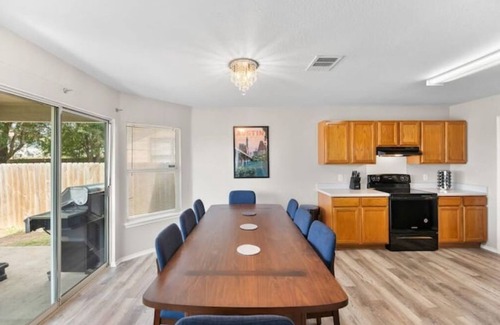 Berdoll Farms Casa | Large house with HOT TUB near COTA