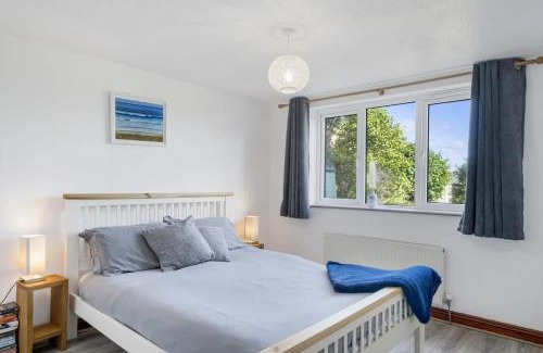 Newlyn Casa | Large House with Panoramic Sea Views & Parking