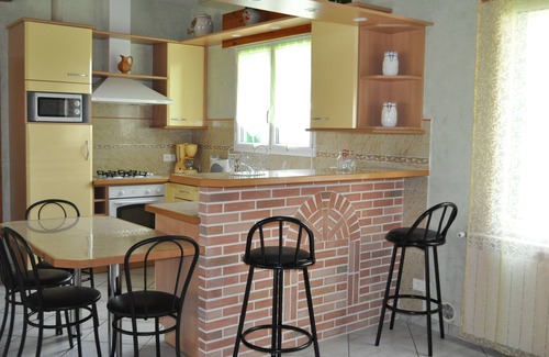 Begole Casa | Hermosa casa sin vecinos piscina terraza chimenea barbacoa