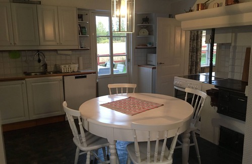 Tranas Casa | Casa grande con espacio para dos familias en una gran granja