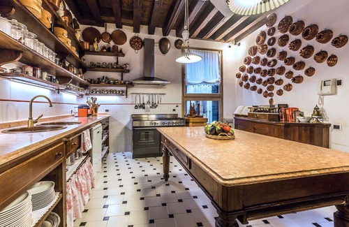 San Polo Apartamento | Large Idyllic Venetian Noble Floor on Grand Canal