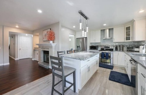Sorrento Valley Casa | Large Inviting Home Near La Jolla and Del Mar