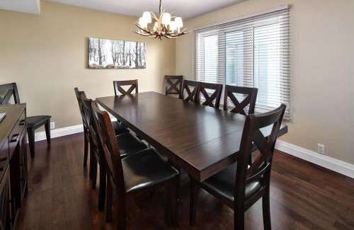 The Blue Mountains Casa | Large luxurious upper floor condo in Sierra Lane