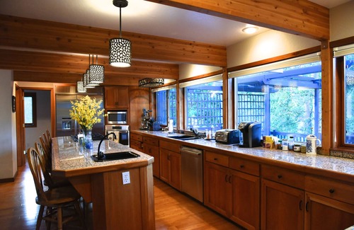 Mount Shasta Casa | Gran monte de lujo. Shasta Home (4600 ') en el campo de golf del resort con impresionantes vistas