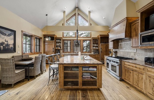 Incline Village Casa | Large Luxury 6 bedroom Family Home