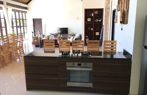 Bukti Villa | Gran villa de lujo en la playa, máximo 10 personas, hermoso volumen, típico balinés