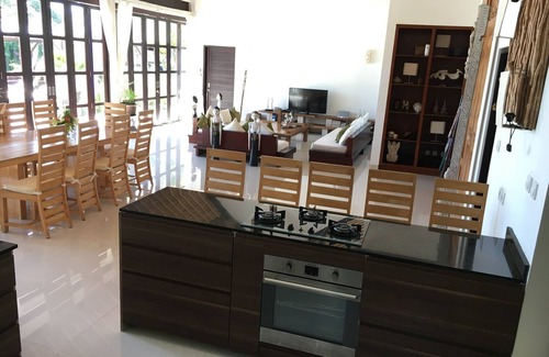 Bukti Villa | Gran villa de lujo en la playa, máximo 10 personas, hermoso volumen, típico balinés