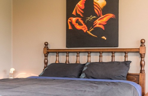Rolleston Casa | Gran dormitorio principal con baño y baño en nuestra casa privada