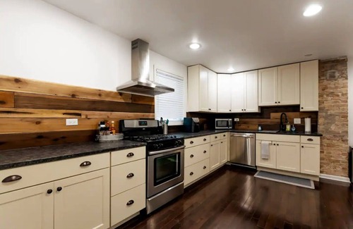Forest Park Apartamento | Large, modern 2 bedroom in the heart of Forest Park