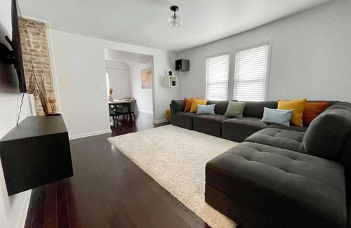 Forest Park Apartamento | Large, modern 2 bedroom in the heart of Forest Park