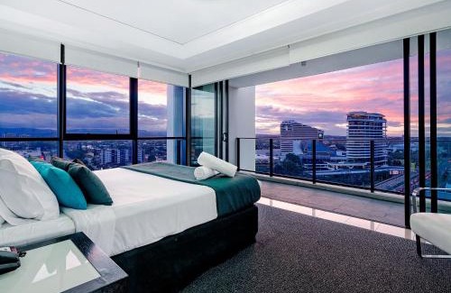 Broadbeach Apartamento | Large Modern 3 Bedroom Apartment With City Views - CoastHM