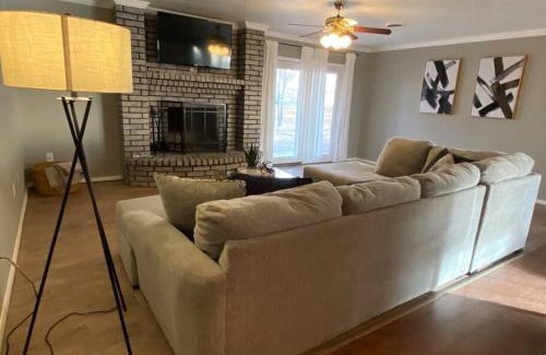 Amarillo Casa | Large Modern Family Home!