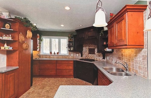 Oro-Medonte Otro | Large Modern Farmhouse. Full kitchen. Close to skiing, hiking, golf, fishing.