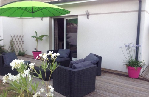 Pessac Casa | Gran casa moderna + piscina climatizada desde mediados de mayo hasta mediados de septiembre