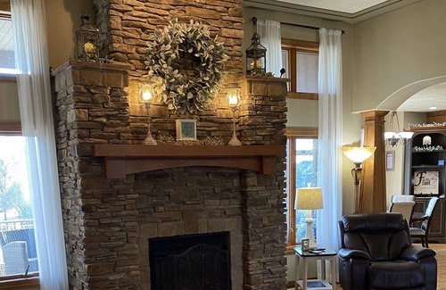 Watertown Casa | Large modern house , sleeps 8.